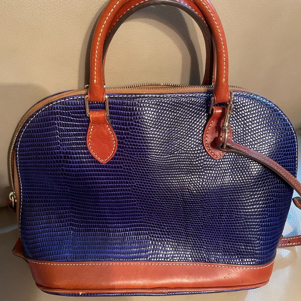 Dooney & Bourke textured leather bag